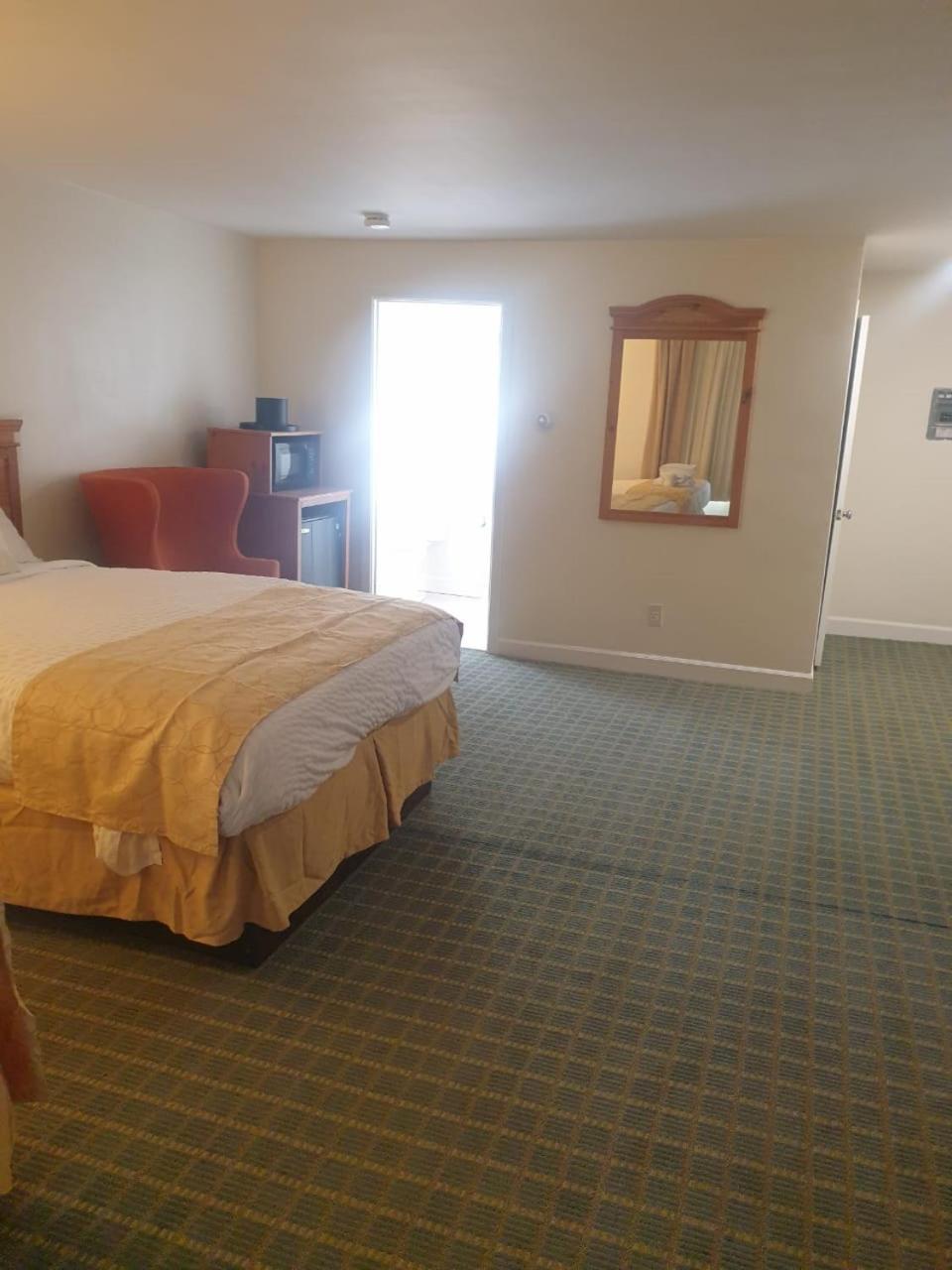 Town & Country Inn Seekonk Buitenkant foto